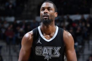 哈里森-巴恩斯：当球队需要时总有人站出来 漫长的赛季要保持健康