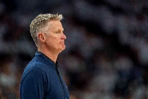 科尔:步行者不像是0胜5负的球队 除上一场外他们每一战都很胶着