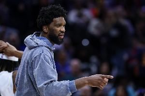 队记:恩比德伤病管理明日缺阵 这是计划内的休息&未出现新问题