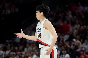 媒体人:杨瀚森连续3场被DNP还算正常 很多首轮秀都没啥表现机会