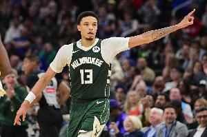 稳定发挥难救主！罗林斯12中7&三分6中3贡献19分2板5助