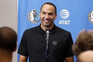 徐静雨:哈里森是老板背锅牛马 东契奇这种级别的交易他决定不了